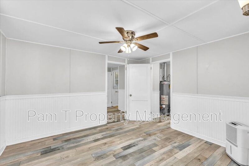 Cozy 1 bedroom/1 bath off of Ferguson property image