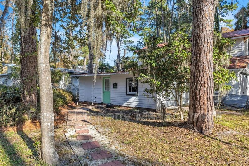 Cozy 1 bedroom/1 bath off of Ferguson property image