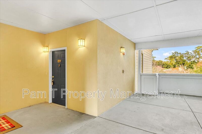 Beautiful 2 bedroom condo on Wilmington Island property image