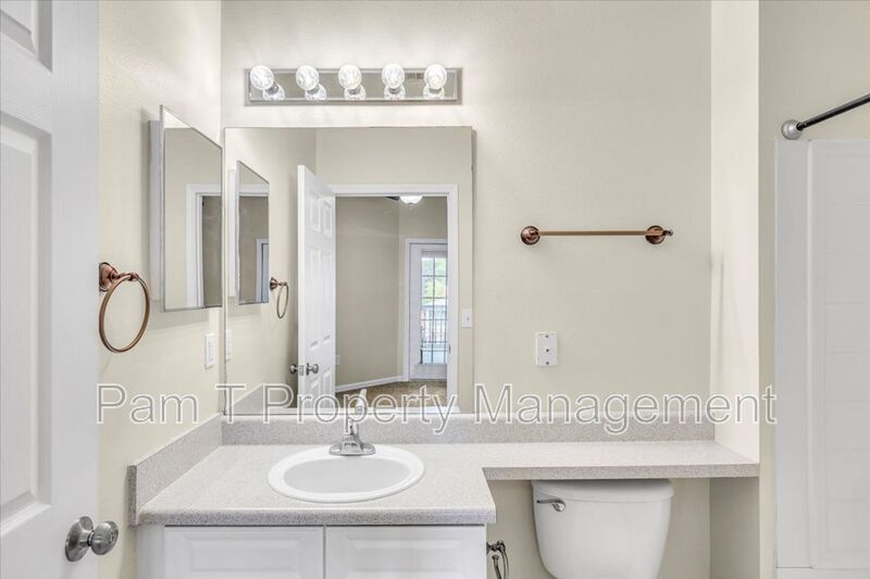 Beautiful 2 bedroom condo on Wilmington Island property image