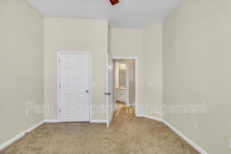 Beautiful 2 bedroom condo on Wilmington Island property image