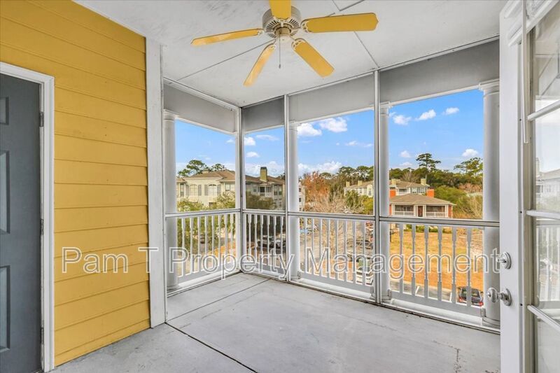 Beautiful 2 bedroom condo on Wilmington Island property image