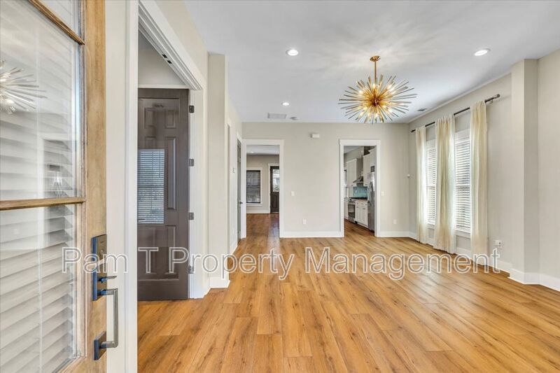 Downtown 4 bedroom home property image