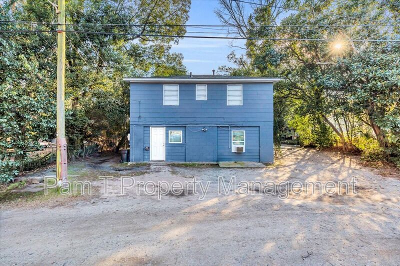 Bright & Freshly Updated 2-Bedroom Upstairs Unit property image