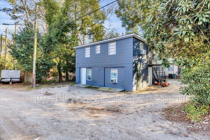 Bright & Freshly Updated 2-Bedroom Upstairs Unit property image