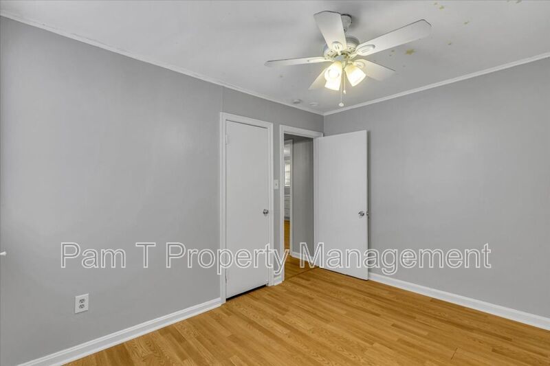Bright & Freshly Updated 2-Bedroom Upstairs Unit property image