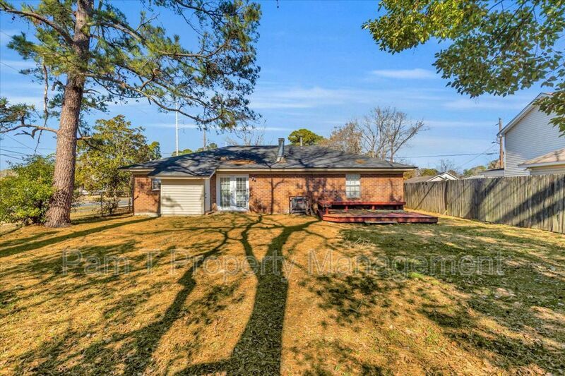 3 bedroom home in Liberty City property image