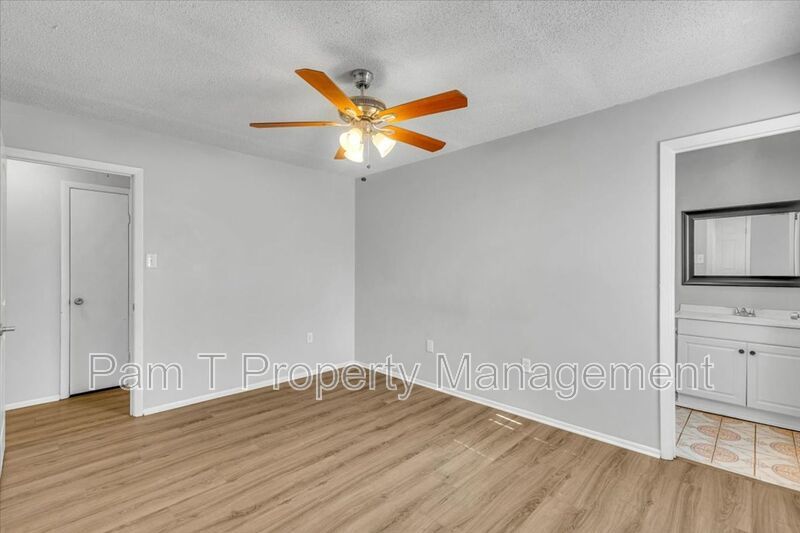 3 bedroom home in Liberty City property image