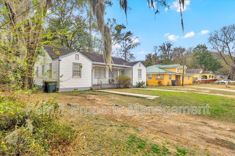 2 Bedroom 1 bath apartment property image