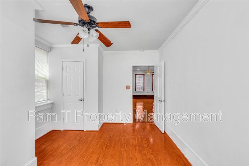 Beautiful 4 bedroom home downtown property image
