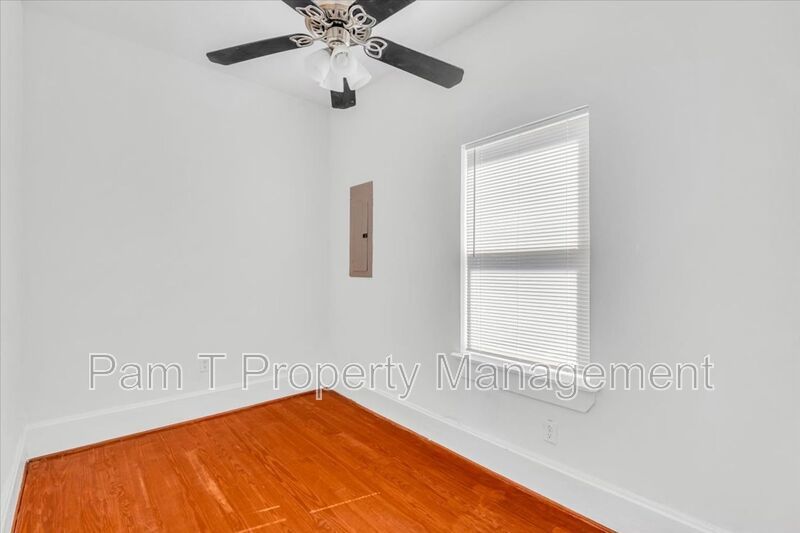 Beautiful 4 bedroom home downtown property image