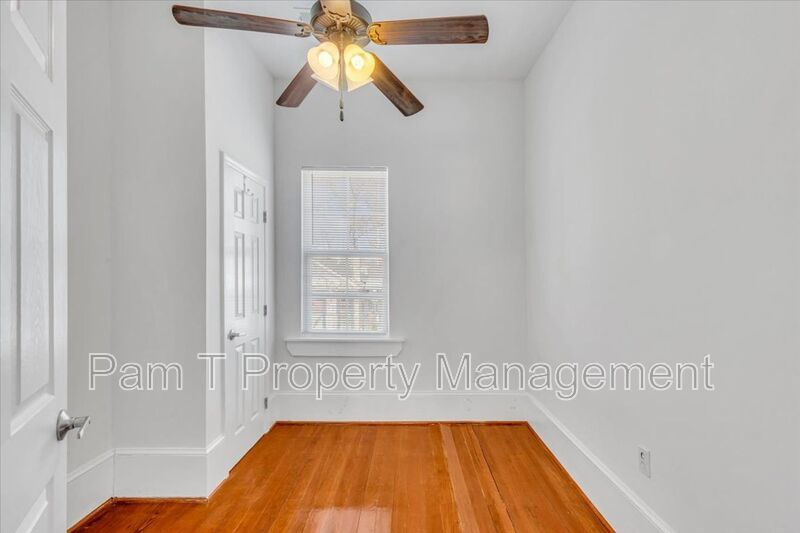 Beautiful 4 bedroom home downtown property image