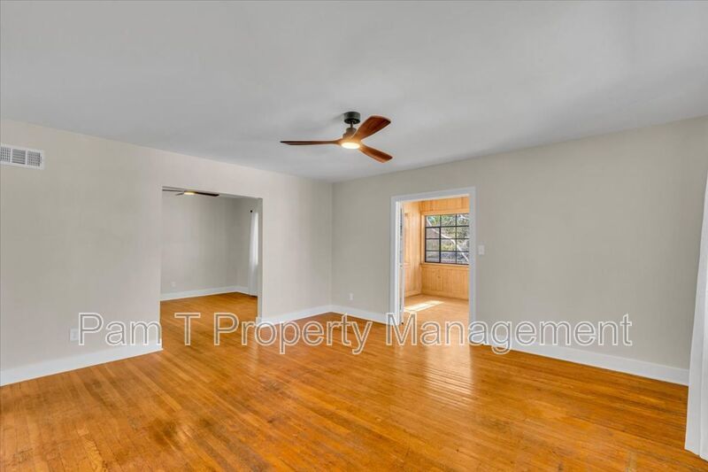 2 bedroom off of Historic Victory Drive and minutes from Daffin Park property image