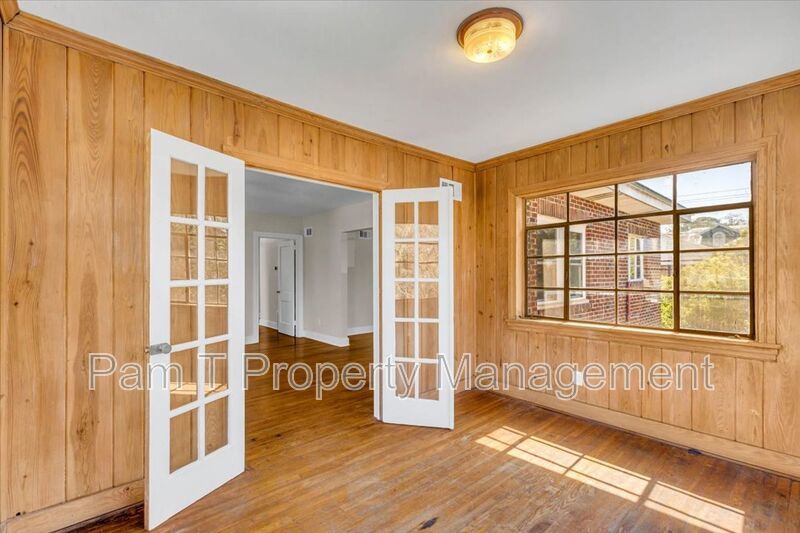 2 bedroom off of Historic Victory Drive and minutes from Daffin Park property image