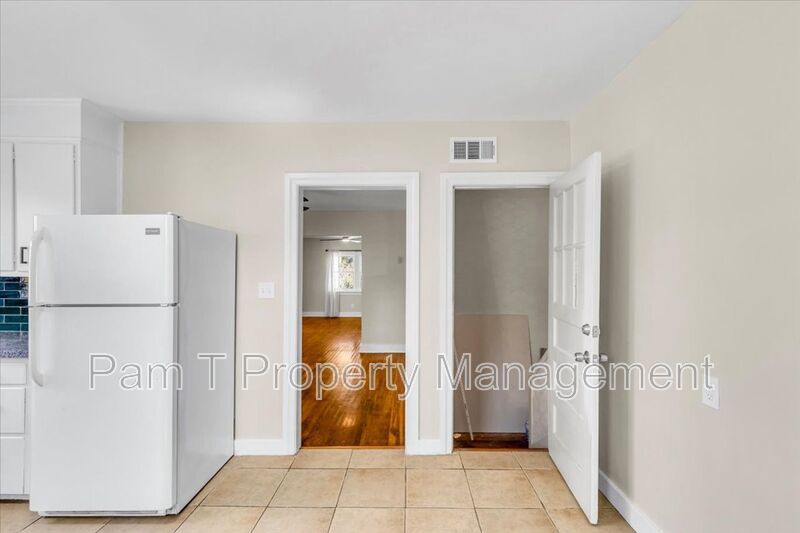 2 bedroom off of Historic Victory Drive and minutes from Daffin Park property image
