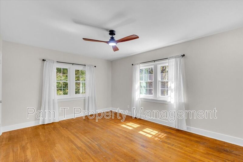 2 bedroom off of Historic Victory Drive and minutes from Daffin Park property image