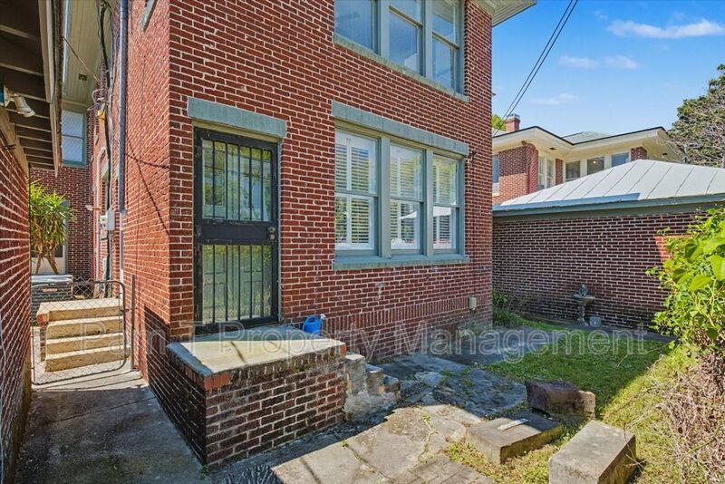 Upstairs Large 3 bedroom apartment in Ardsley Park property image