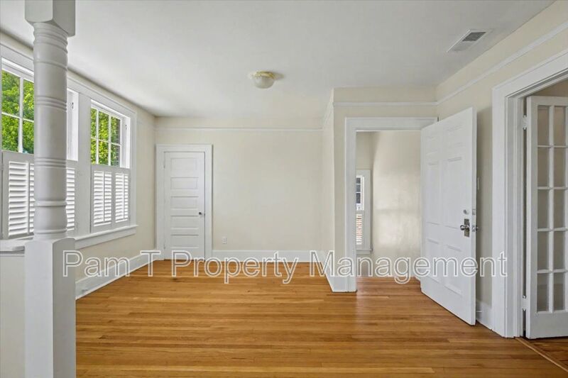 Upstairs Large 3 bedroom apartment in Ardsley Park property image