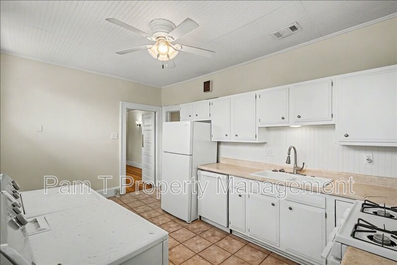 Upstairs Large 3 bedroom apartment in Ardsley Park property image