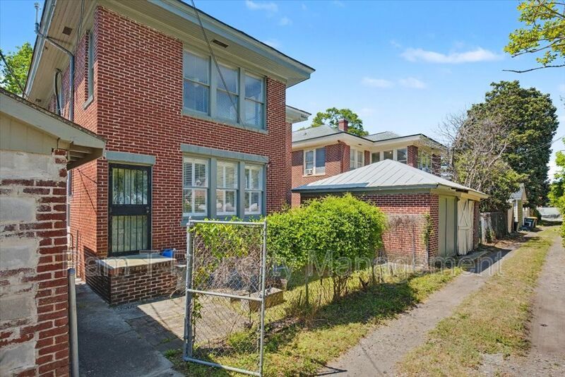 Upstairs Large 3 bedroom apartment in Ardsley Park property image