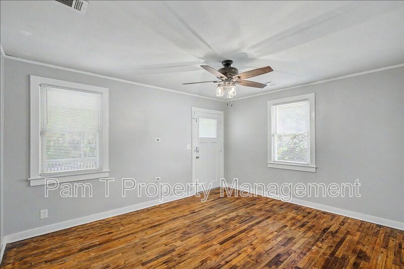 3 bedroom 2 bath midtown house property image