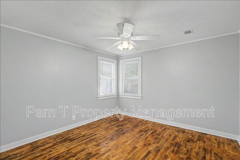 3 bedroom 2 bath midtown house property image