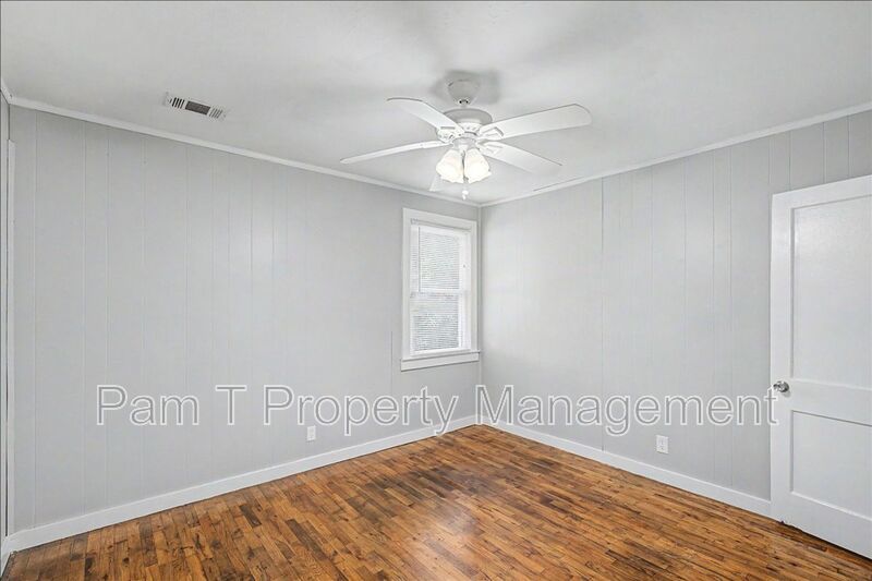 3 bedroom 2 bath midtown house property image