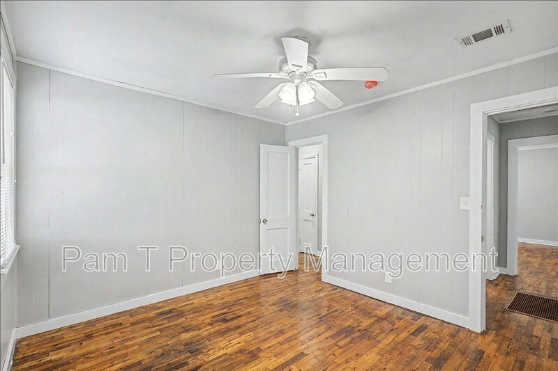 3 bedroom 2 bath midtown house property image