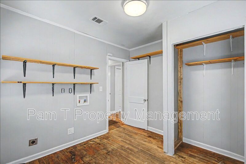 3 bedroom 2 bath midtown house property image