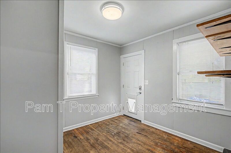 3 bedroom 2 bath midtown house property image
