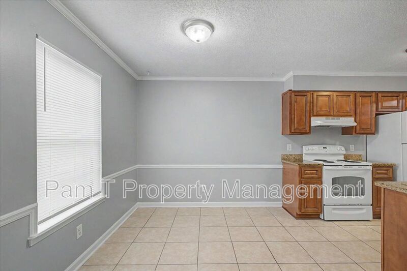 2 bedroom townhome in Georgetown property image