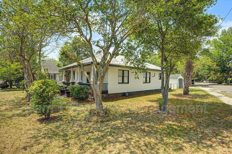 3 bedroom house convenient to downtown property image