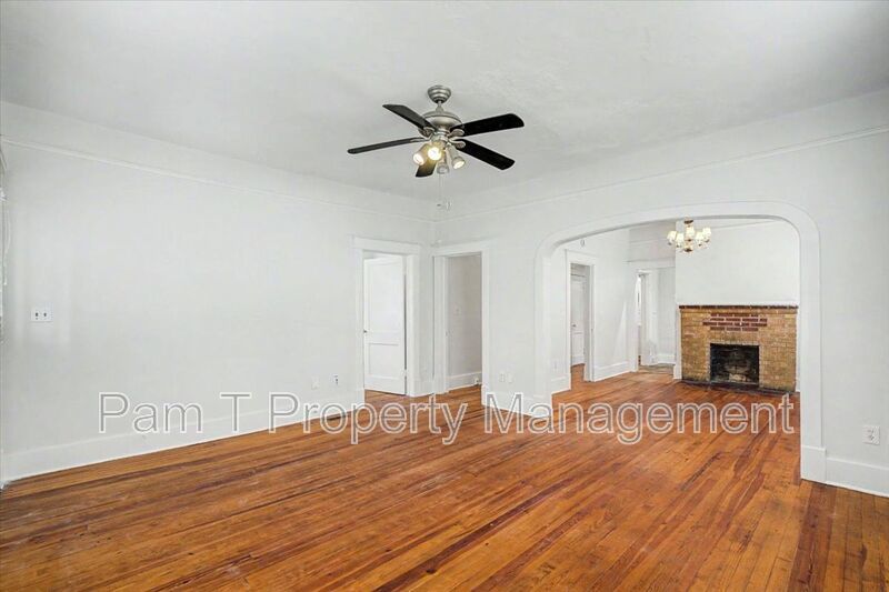 3 bedroom house convenient to downtown property image