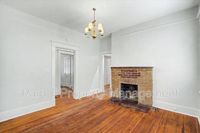 3 bedroom house convenient to downtown property image