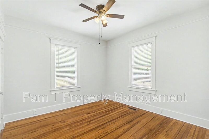 3 bedroom house convenient to downtown property image