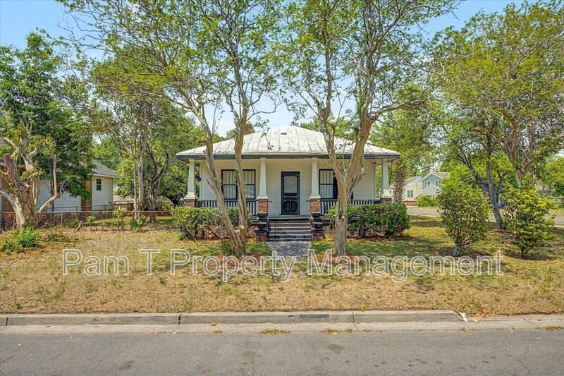 3 bedroom house convenient to downtown property image