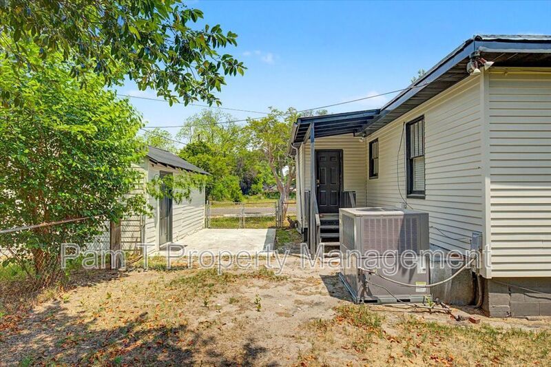 3 bedroom house convenient to downtown property image