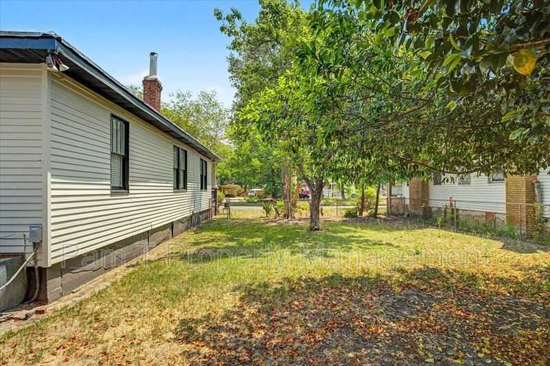 3 bedroom house convenient to downtown property image