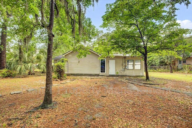 Midtown 3 bedroom home- $250 gift card with approved application property image