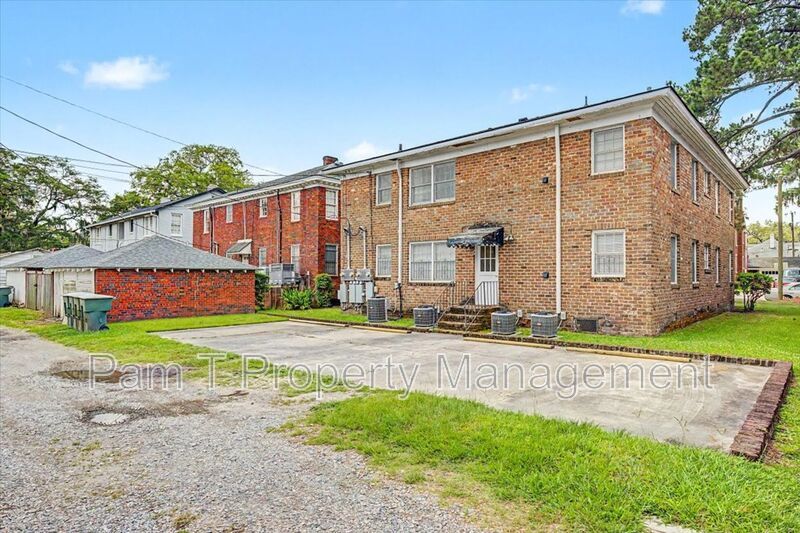 One bedroom by Daffin Park property image