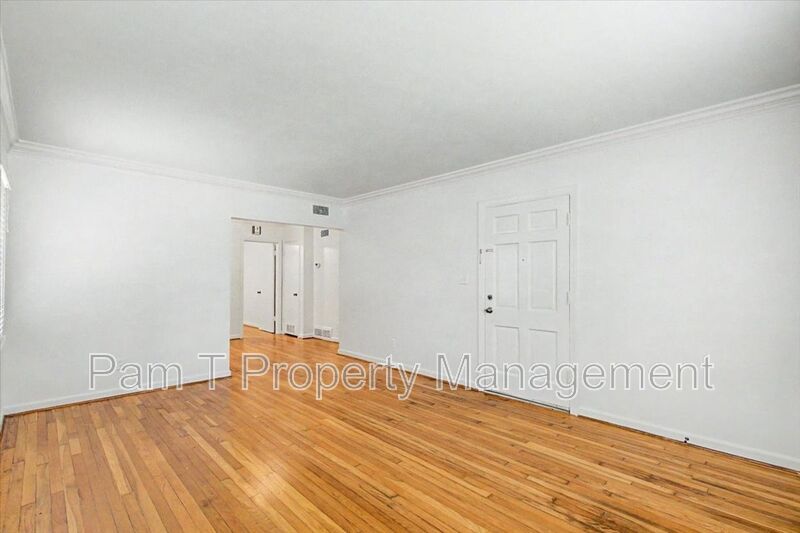 One bedroom by Daffin Park property image