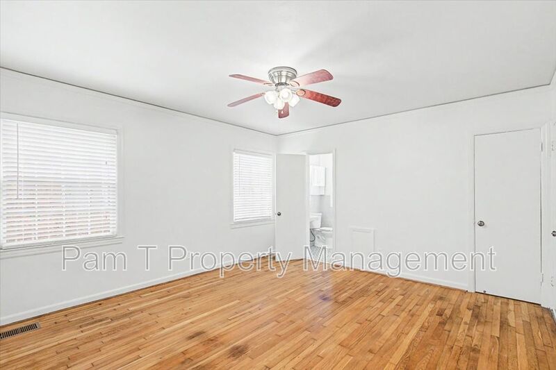 One bedroom by Daffin Park property image