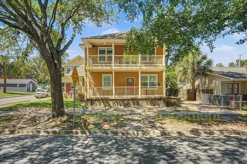 4 bedroom downtown apartment property image