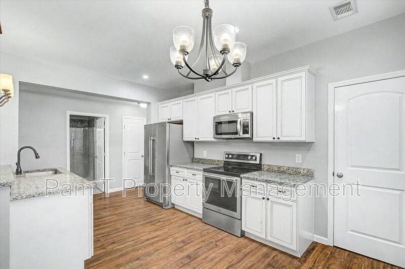 4 bedroom downtown apartment property image