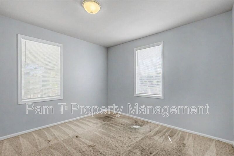 4 bedroom downtown apartment property image