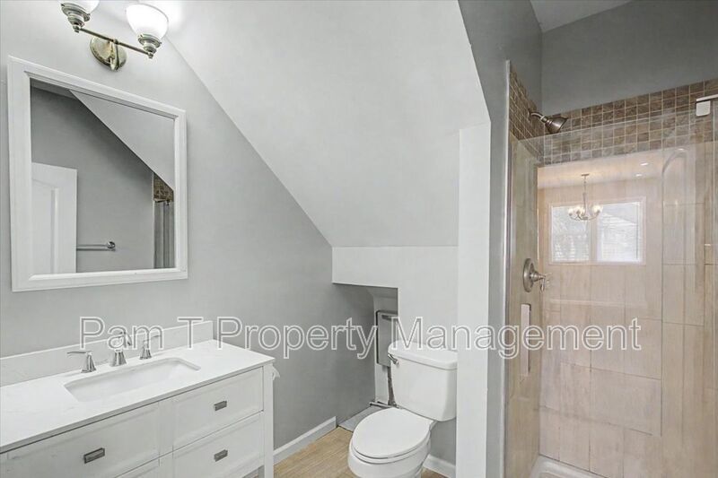 4 bedroom downtown apartment property image