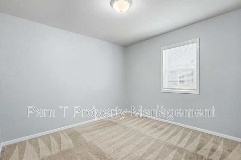 4 bedroom downtown apartment property image