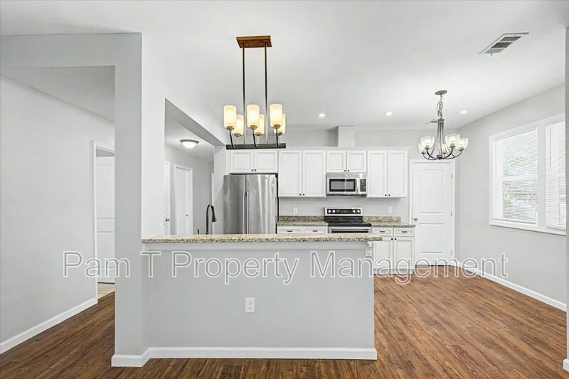 4 bedroom downtown apartment property image
