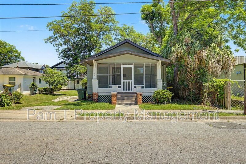 3 bedroom Single Family Home property image