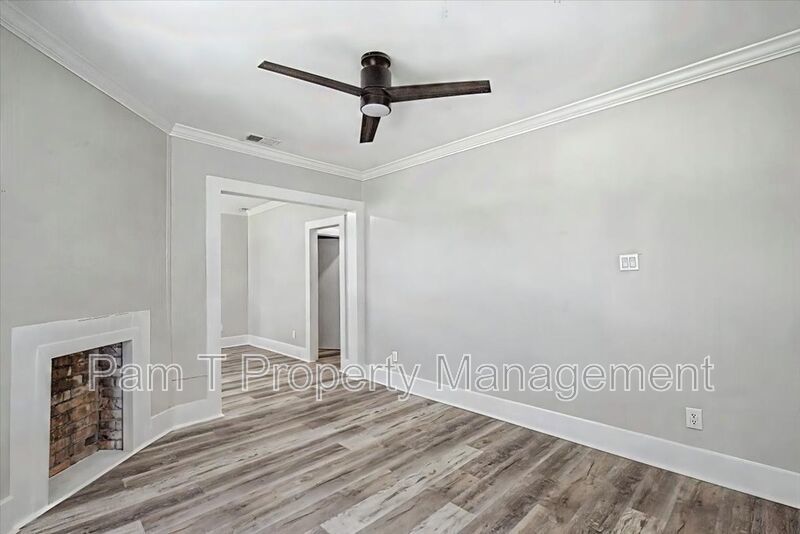 3 bedroom Single Family Home property image